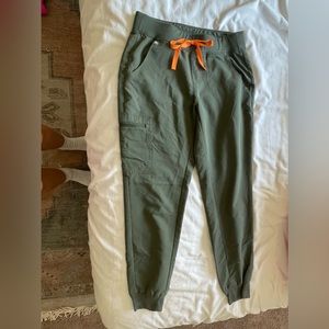 FIGS Zamora Jogger Scrubs - Moss (Small)